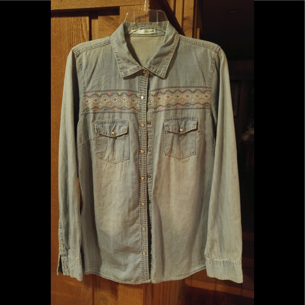 Maurices denim top!!